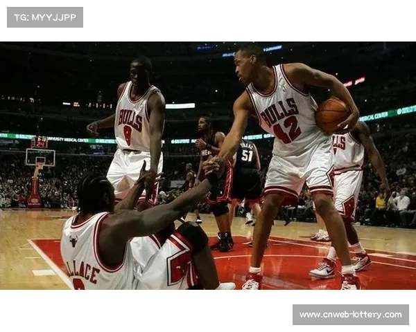 阿德巴约韦尔内线发力,热火爆发行胜公牛 阿德巴约韦尔内线发力,热火爆发行胜公牛